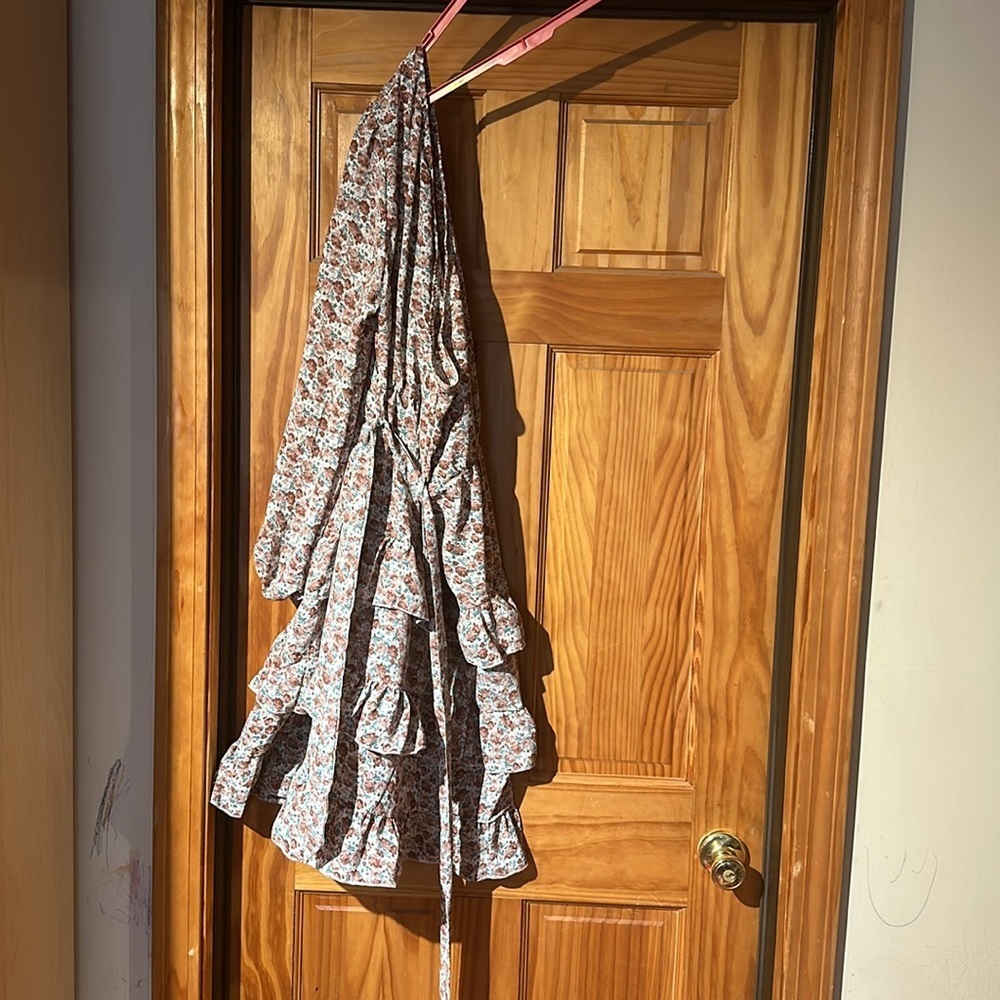 Dress - Picture 2 of 4